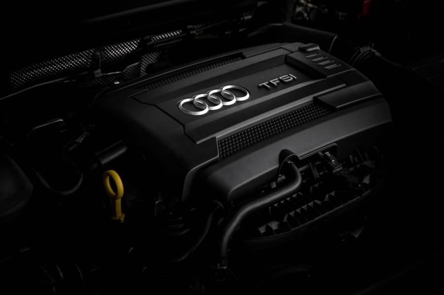 Моторный отсек Audi TT Roadster 20 Years (8S) 2018 года  (WW) (фото 24 из 44)
